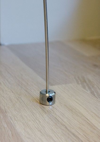 Longitudinal fastening for table tops